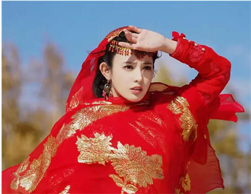 异域风情的美人热巴,热巴的异域美人