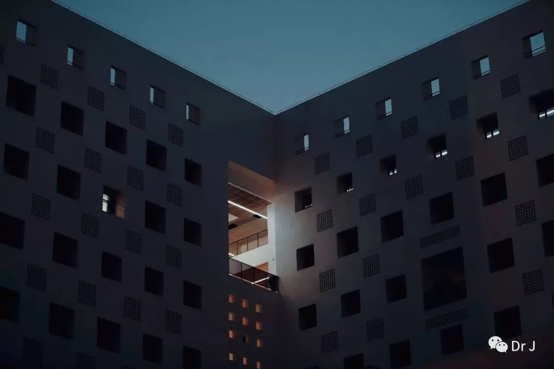 凤凰男至尊：小县城苦读，玩心机保研清华，刚毕业成VP，他可真行