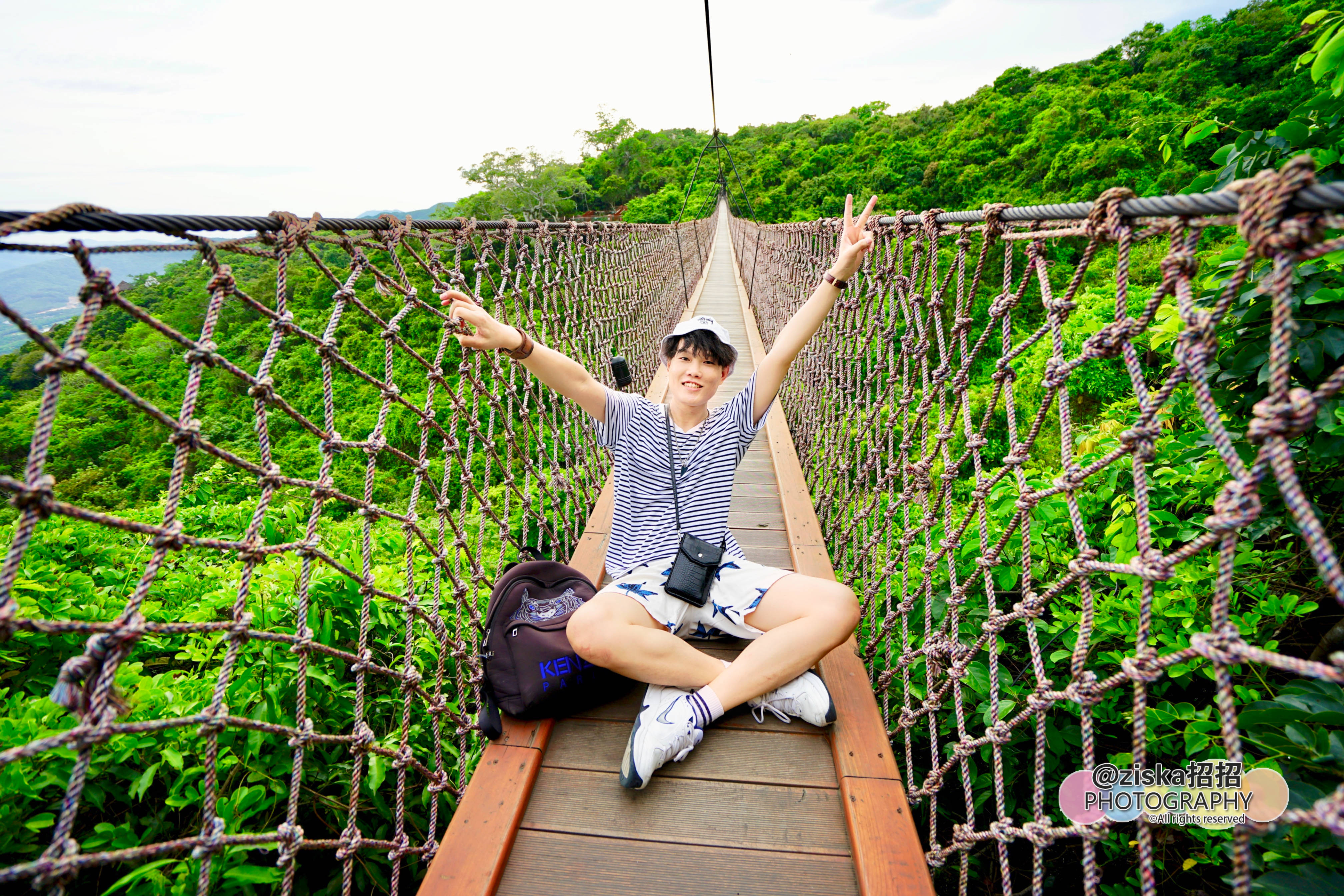 杨紫给李现分享旅游景点,现实生活中李现和杨紫到三亚旅游