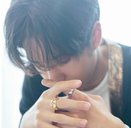 戒指戴手指的含义分男女左右手吗,戒指戴哪根手指上代表有对象