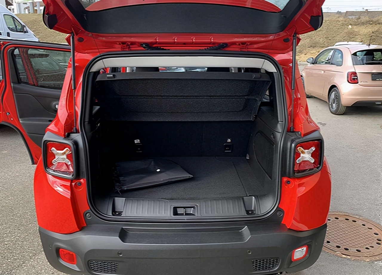 jeep自由侠吉姆尼,吉姆尼和jeep自由侠哪个好