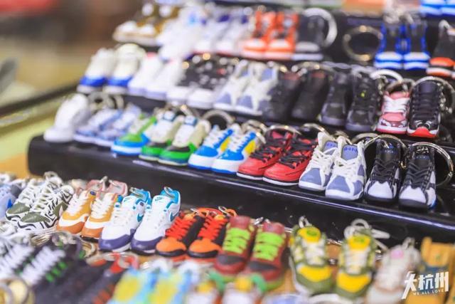 aj 1最好看配色男低帮 (aj1最新配色大全图片低帮)