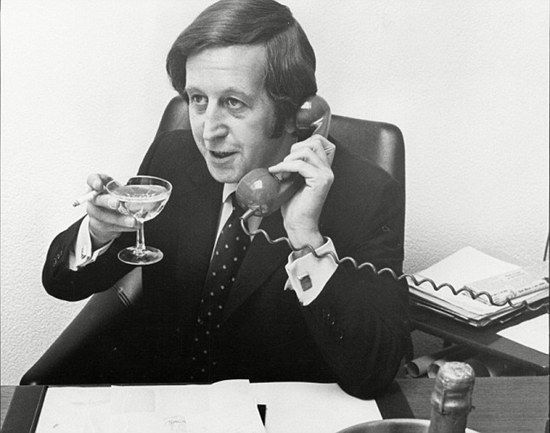 英国情色大亨的传奇一生，全在这部真实改编的电影中