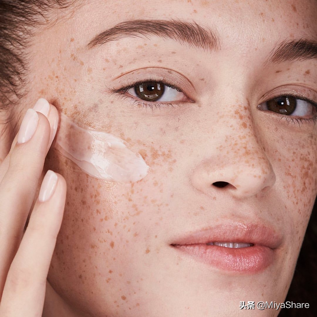 雅诗兰黛鲜活亮采红石榴面霜,雅诗兰黛面霜红石榴日晚霜