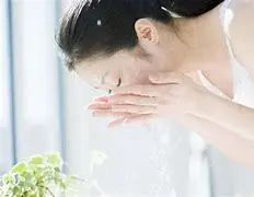 淘米水洗脸真的会变白吗知乎,长期用淘米水洗脸的人可以变白吗