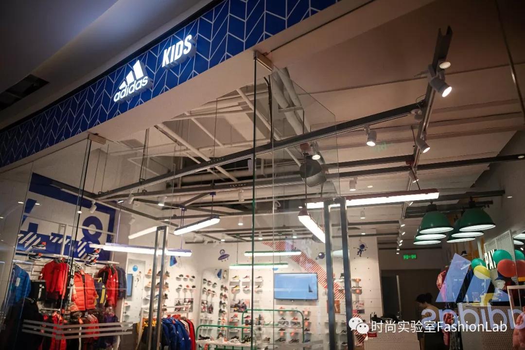 送对年终礼物是当代青年的社交核*器武**