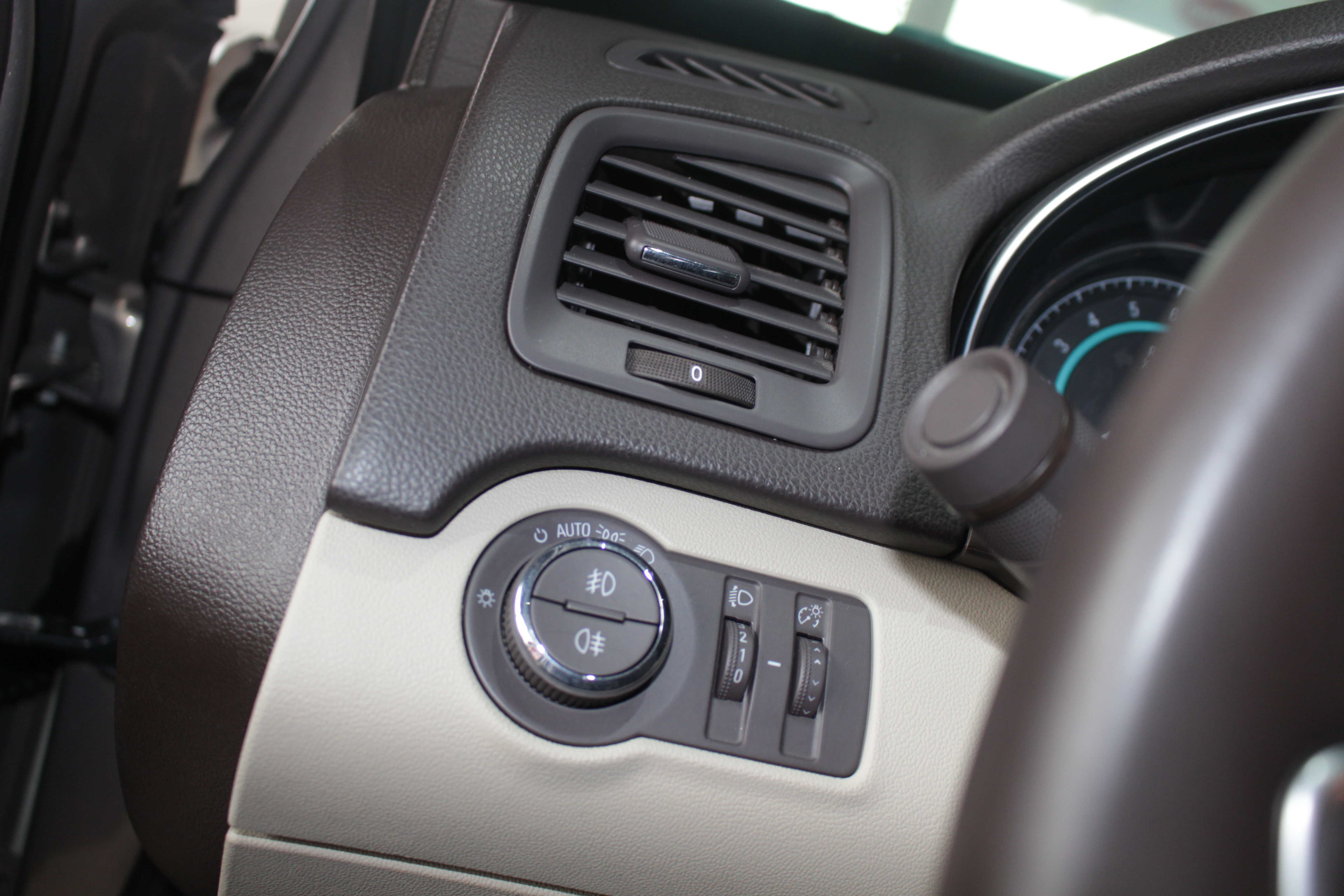 09年别克君威2.4二手车现在多少钱,别克君威2013款2.4l二手车价格