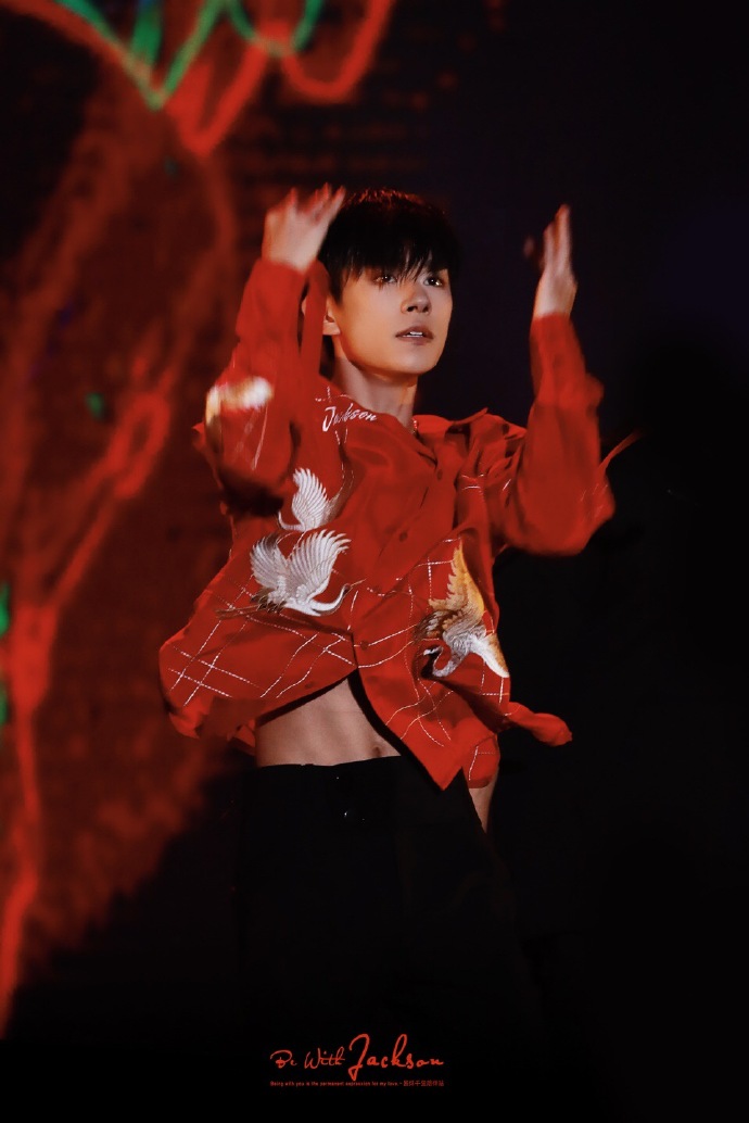 易烊千玺让人喜欢的10个理由,如何客观的评价易烊千玺的长相