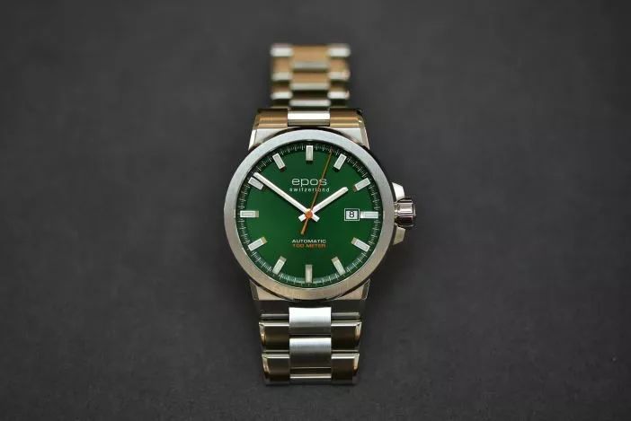 劳力士手表为什么叫绿水鬼手表,劳力士绿水鬼是黑表盘还是绿表盘