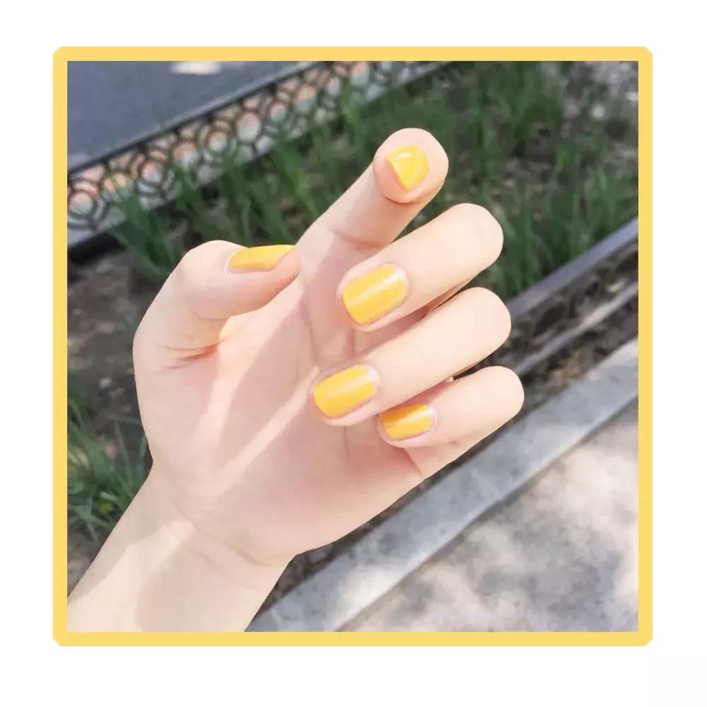 适合黄黑皮裸色指甲油,4款显手白的指甲油颜色淡粉色