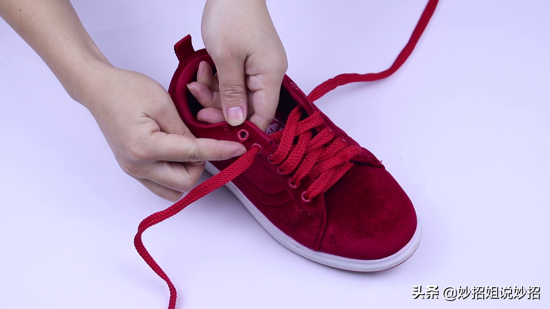 鞋子鞋舌跑偏多种方法,穿鞋子鞋舌老是往一边歪怎么办