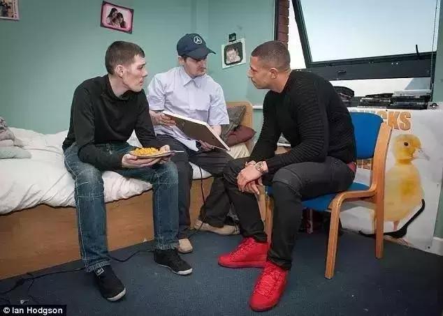 陈羽凡足球,如何看待陈羽凡吸毒