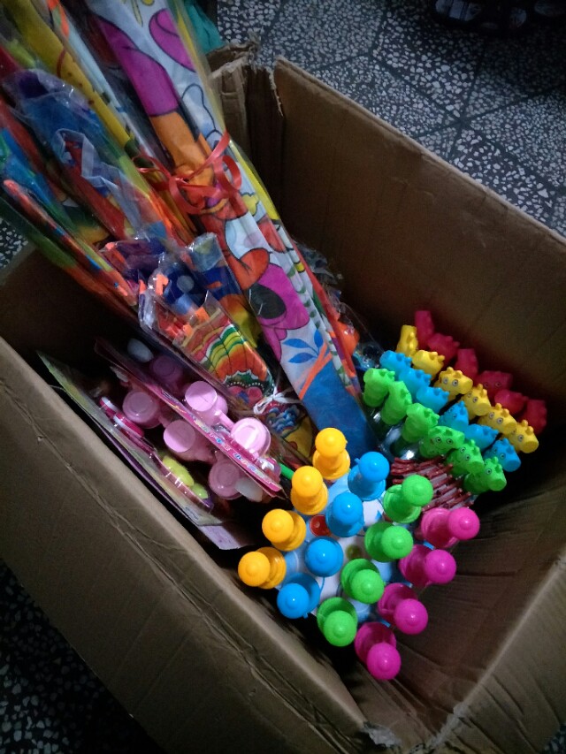 今年暂时宅在家做了人生当中第一笔小生意!