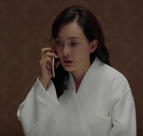 牛莉春晚红色大衣,牛莉春晚大衣图片