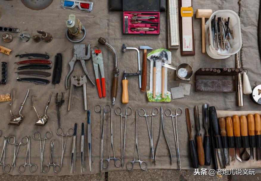 莫斯科也有一个“潘家园”二战*榴弹手**、*弹子**都卖
