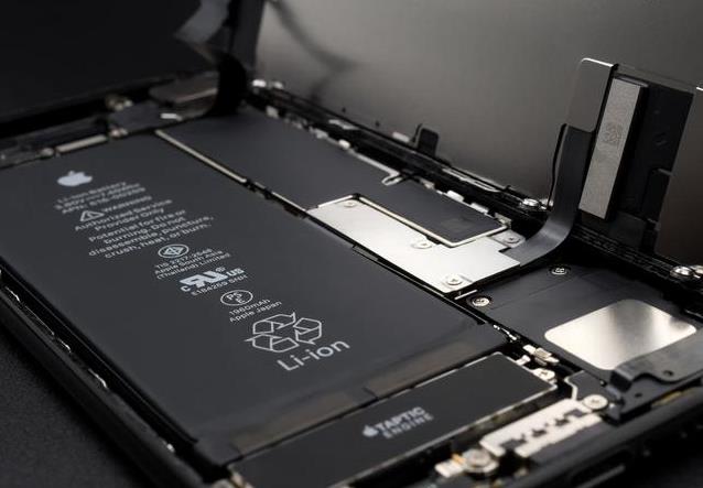 苹果xsmax电池82%要不要换电池,苹果8plus电池剩77%需要换电池吗