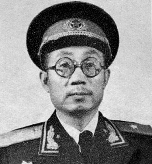 他是*世友许**的政委，21岁当省委副书记，后来授开国少将