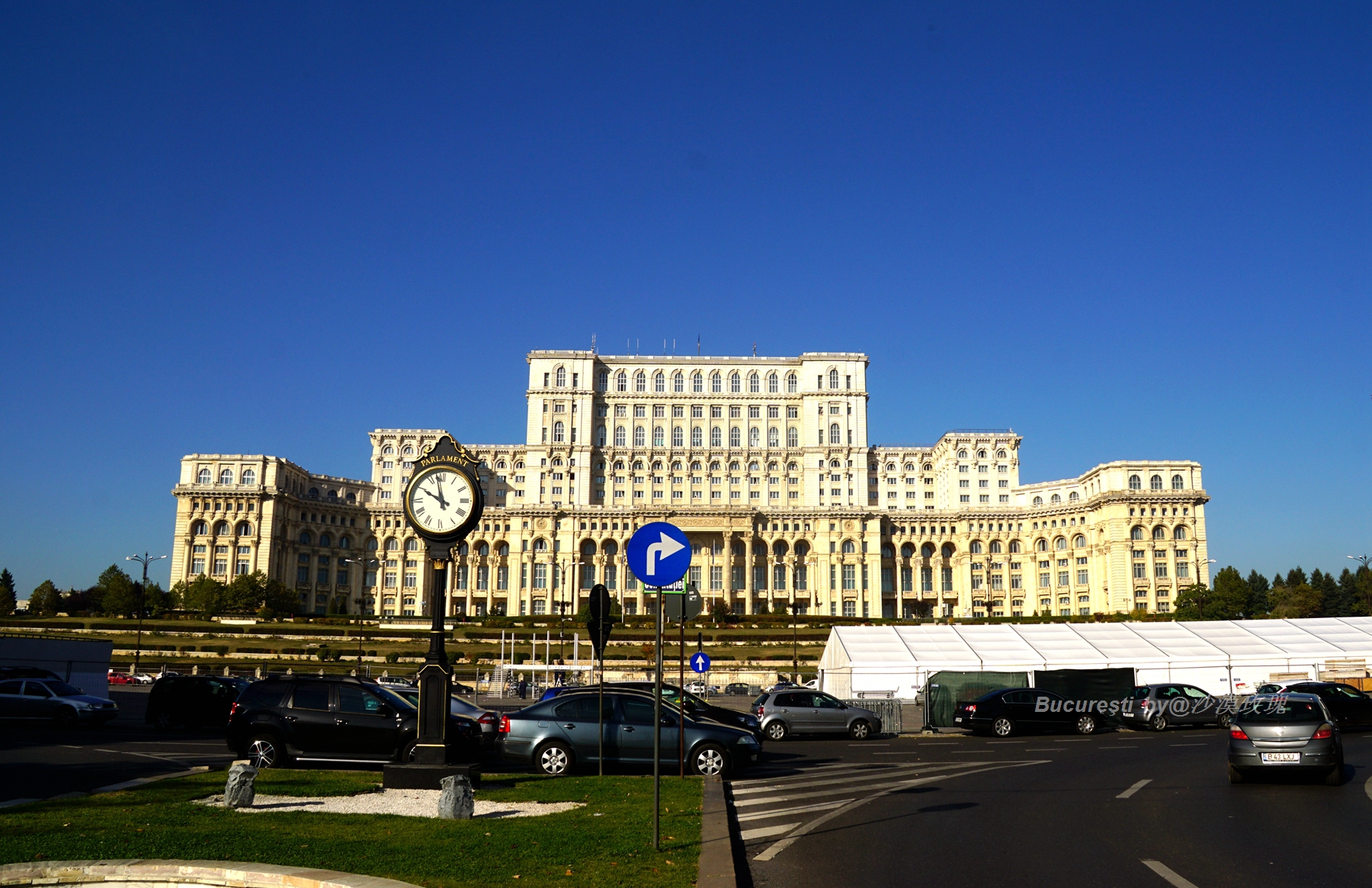 耗资100多亿的建筑里面非常壮观,耗资2亿最丑建筑