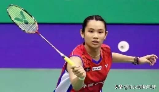 羽毛球如何确认击球点和击球时机,怎样解决羽毛球击球点靠后的问题