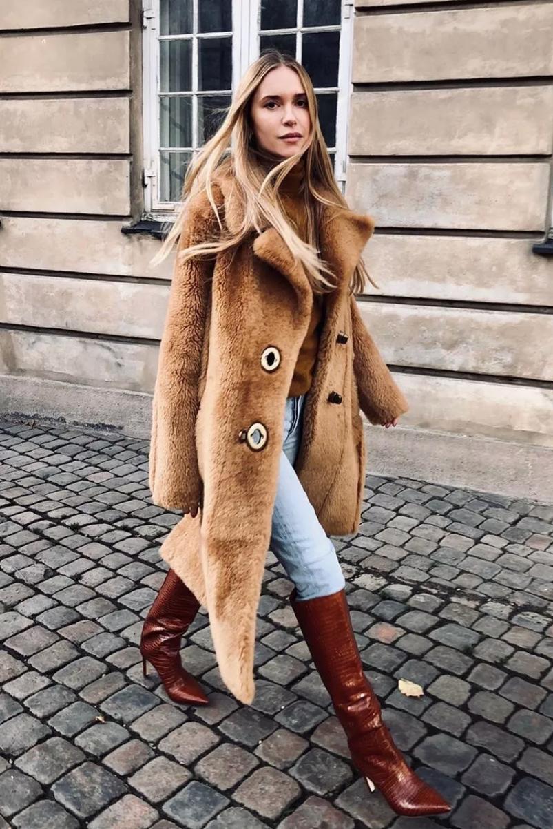 冬季显瘦裤子配靴子,现在还流行打底裤配靴子吗