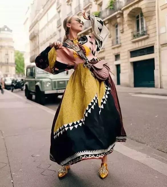 刘雯、倪妮不费力就很时髦原来是脚上的拖鞋太美了