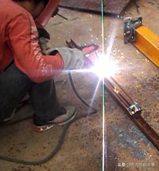 花篮式悬挑架和普通悬挑架造价,花篮式悬挑架拉杆安装方法