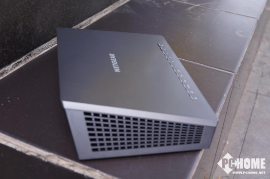 网件夜鹰路由器r7000拆解,网件路由器r7000p质量怎样