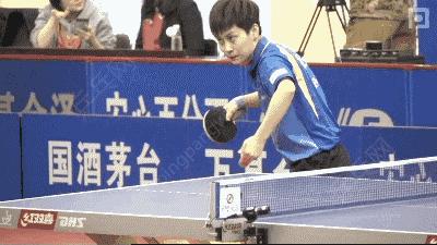 逆旋转和勾手发球哪个威胁更大,勾手发球和逆旋转发球