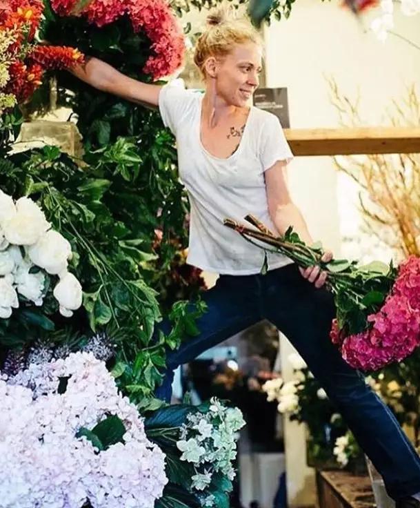 开花店是什么体验？好多人都回这两个字