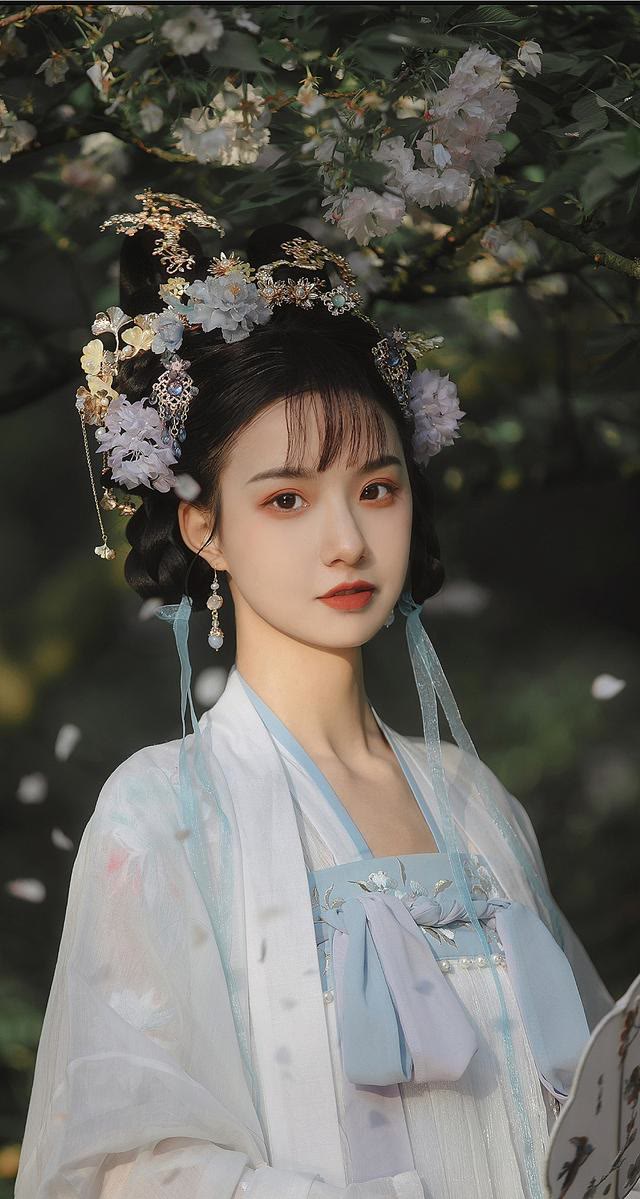 表达人生刚开始的经典诗句,人生诗词名句大全简短