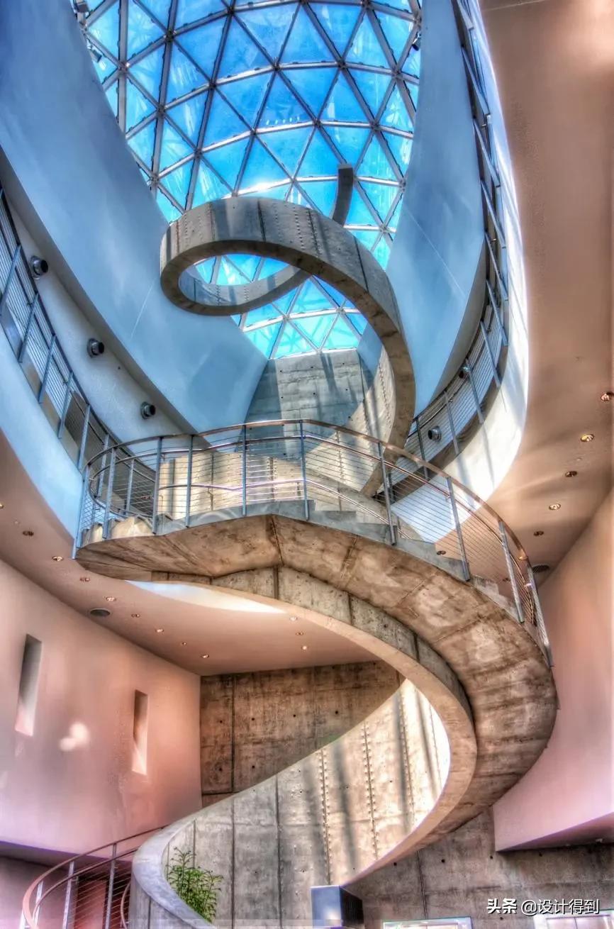5米高40平米公寓旋转楼梯设计,旋转楼梯转角处的孔洞怎么设计