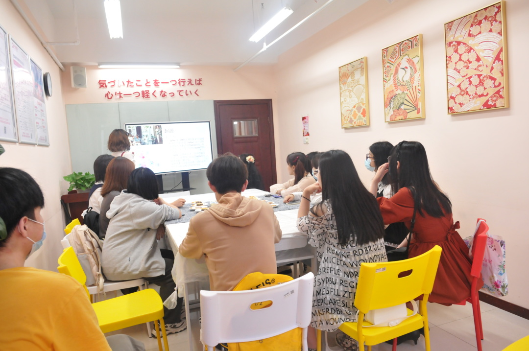 解锁平成日语5月新玩法，令人心动的Lolita换装茶会