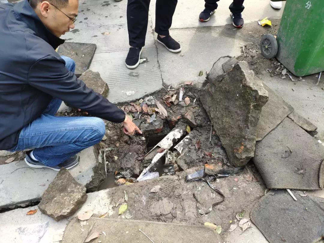 横峰：对新增“六小行业”开展排污专项整治