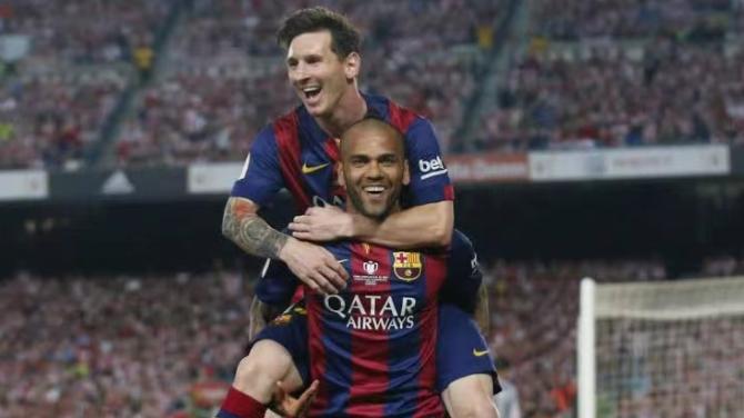 再见阿尔维斯接班人！你配不上巴萨，踢边卫没防守，踢边锋没射术