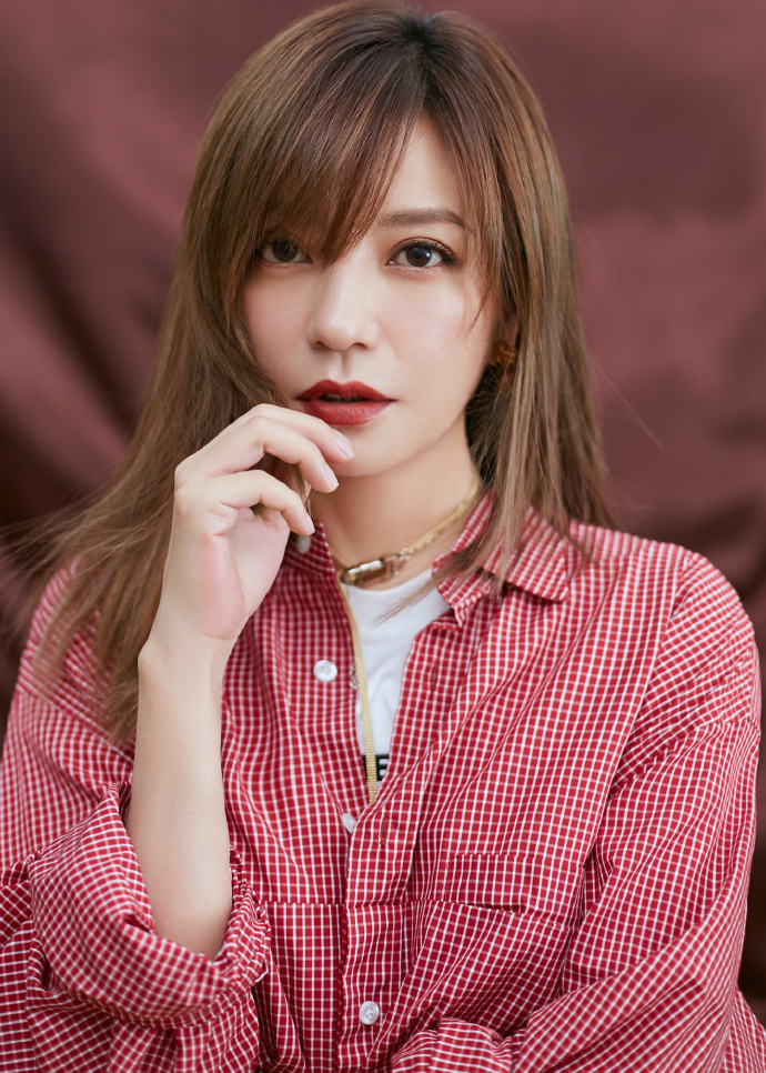 赵薇短发刘海,赵薇齐刘海短发