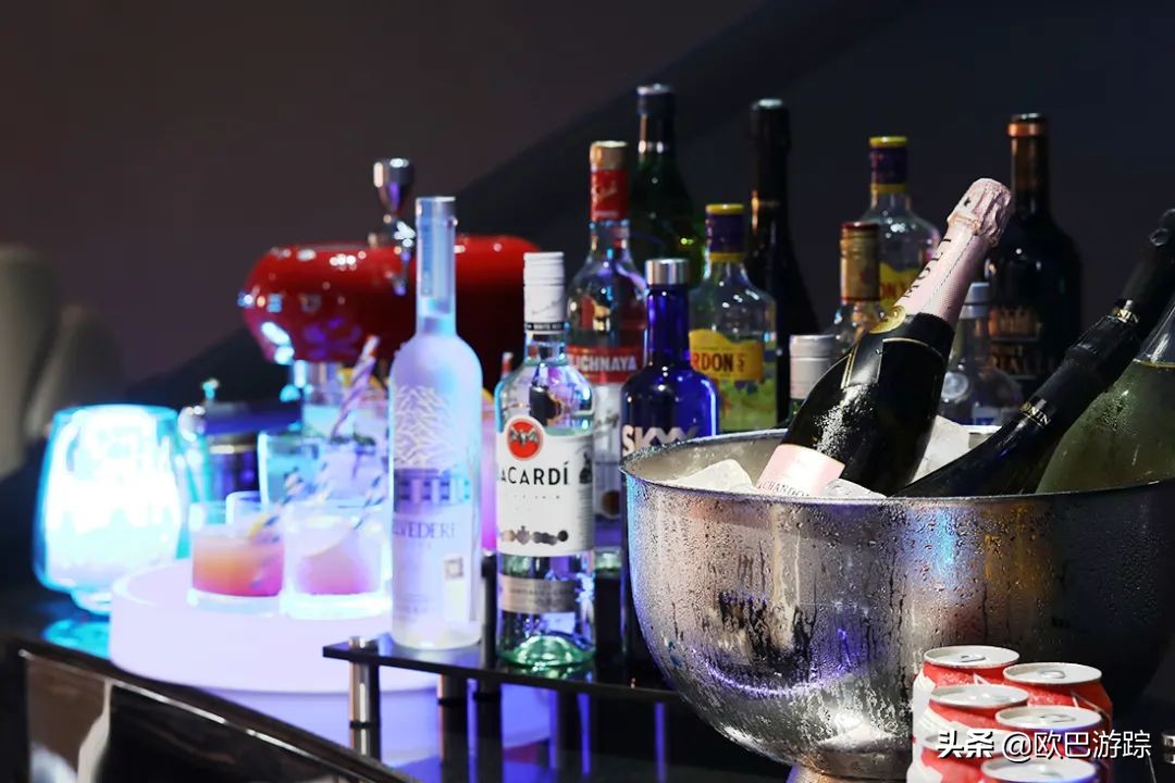 上海东方明珠塔里藏了一个酒店,你知道东方明珠有个酒店吗