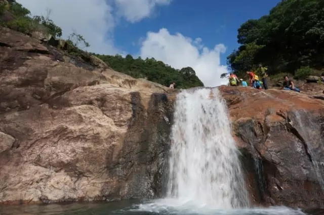 7月7日山间一潭水，悠游无夏日，狮子头莲花坑溯溪潜水开炉腐败