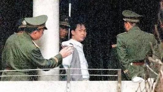 香港天价绑架案真实案例,身价1500亿的富豪买下15座监狱