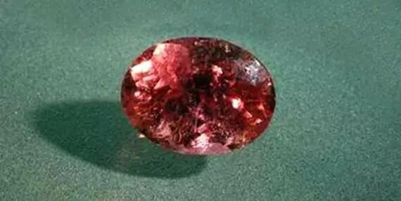 终于捡到了值钱的石头,捡到这些石头不要扔真的很值钱