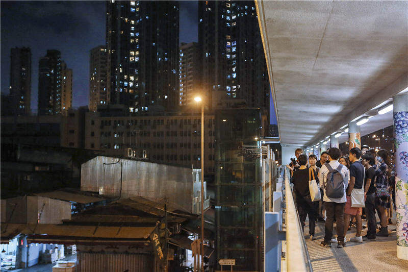 香港“油麻地的两万种死法”导赏团：城市中的边缘人，繁华背后的阴影