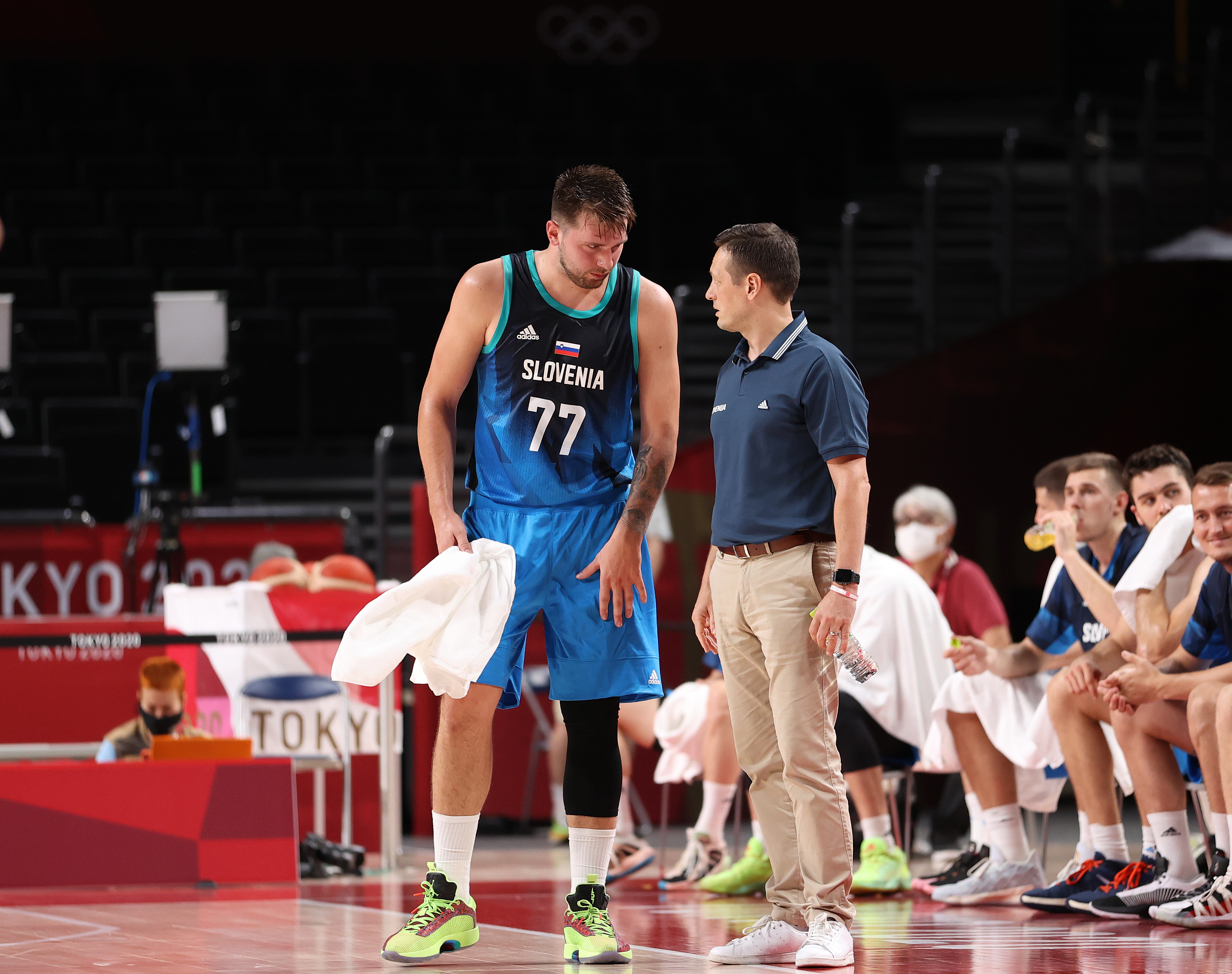 东契奇照片2024,东契奇世界杯照片