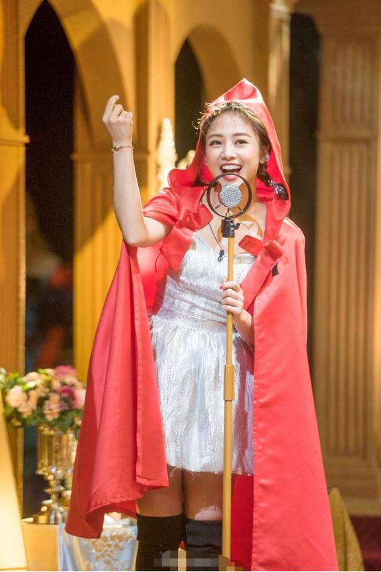 黑涩会美眉小薰人品,黑涩会美眉小薰像谁