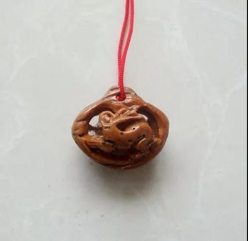 小桃核手串玩半个月什么效果,桃核手串买来怎么玩