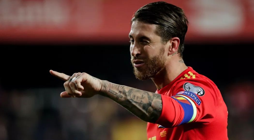 西班牙队独造7球集锦解说,西班牙队险些进球