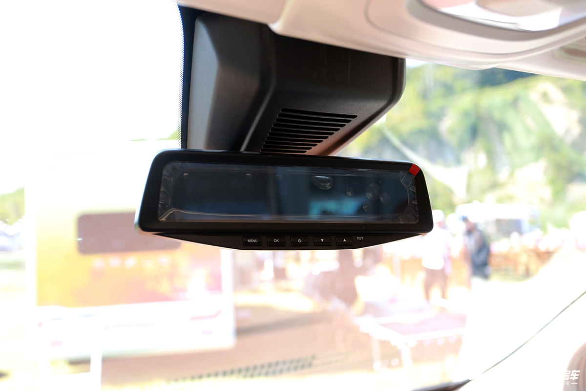 上汽大通maxusv90别墅版房车,大通原厂v90c型房车2021旗舰款