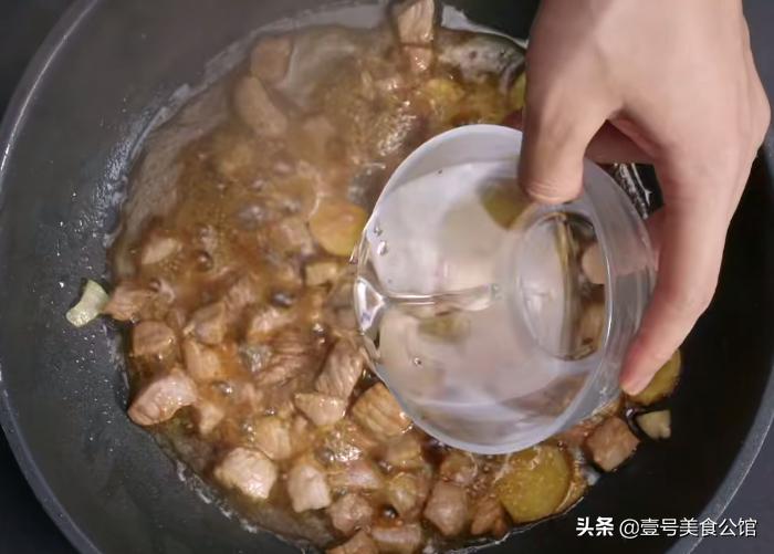 自制橄榄菜与猪肉翻炒清香美味,橄榄菜下饭菜怎么搭配