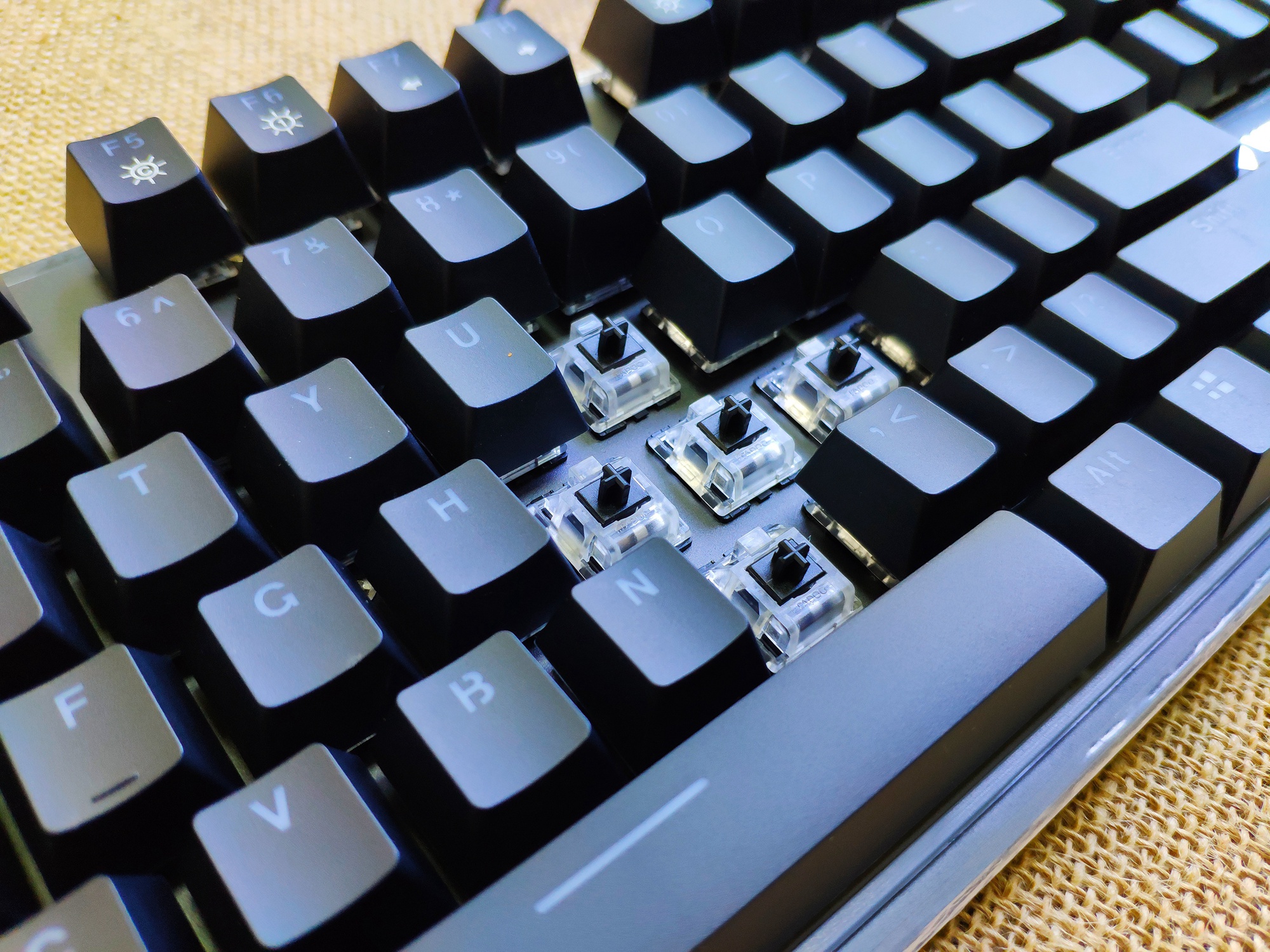 入门级机械键盘选雷柏还是达尔优,入门级机械键盘推荐