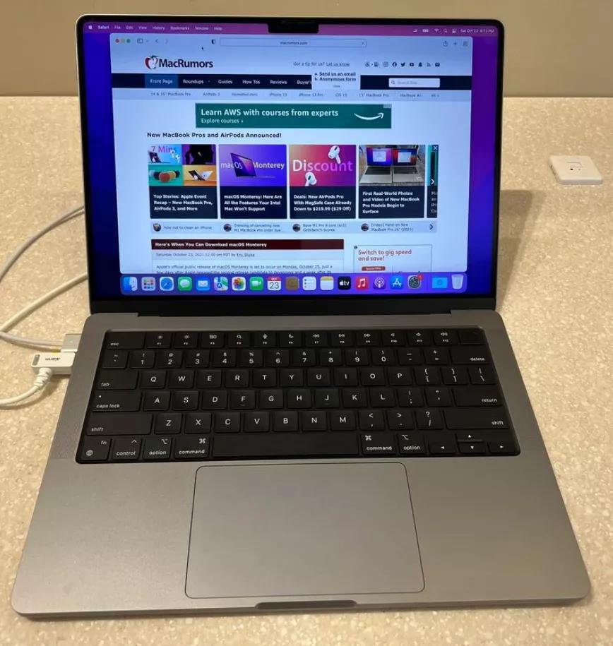 苹果称刘海是为新macbookpro,苹果全新macbookpro