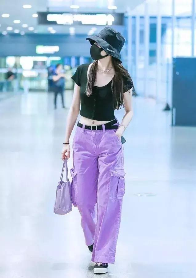 刘雯蕾丝服装,刘雯jennie