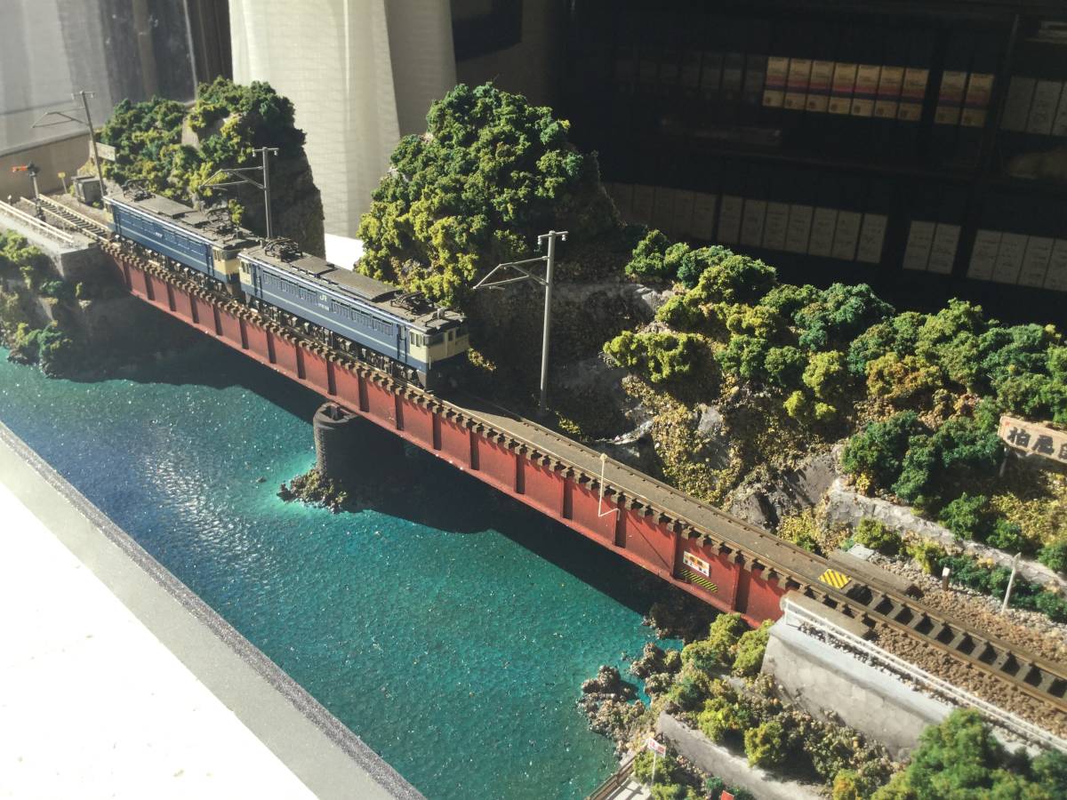 n系列火车模型开箱,n轨模型火车加快速度